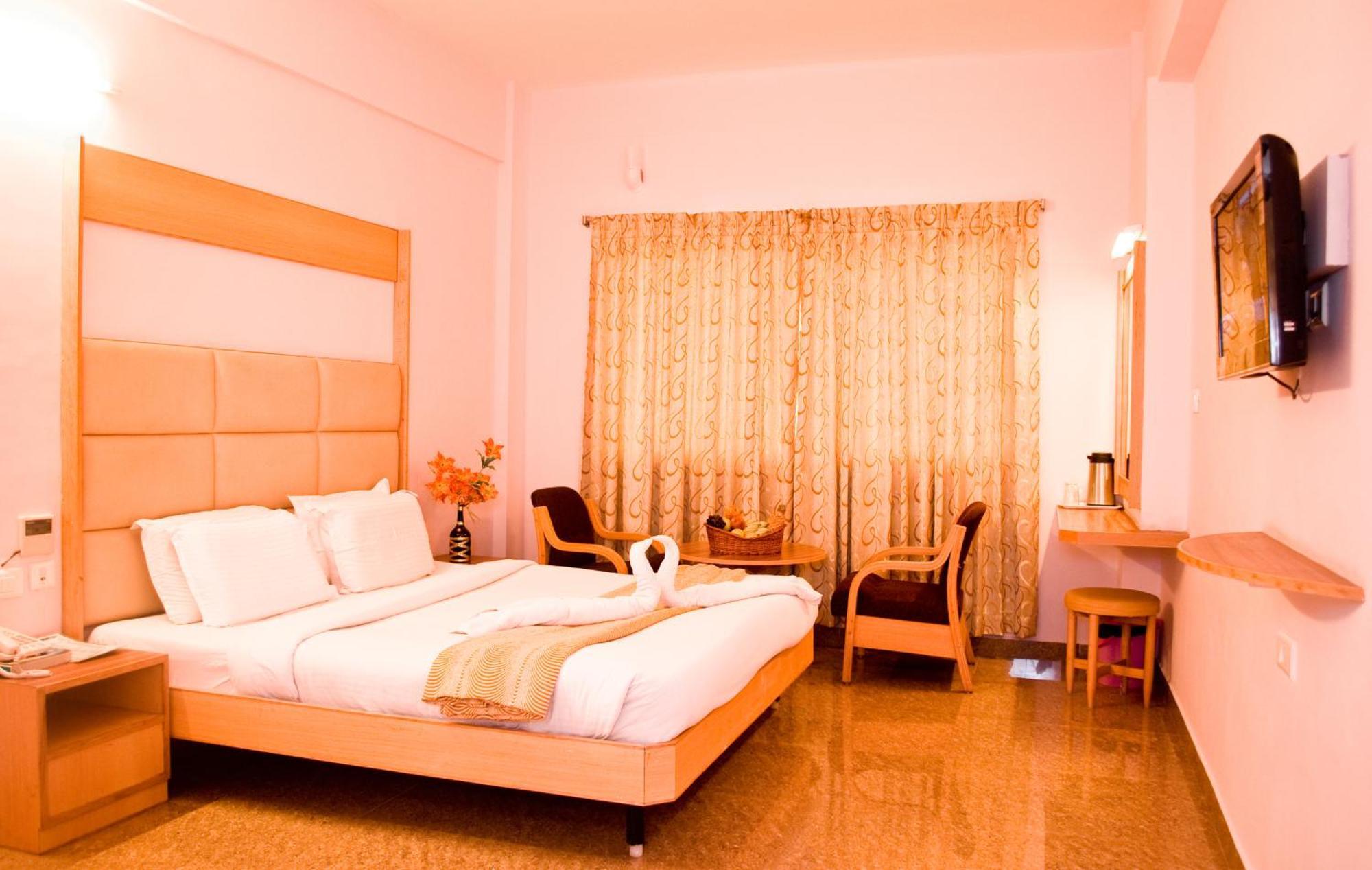 Hotel Rajadhane Madurai Bagian luar foto