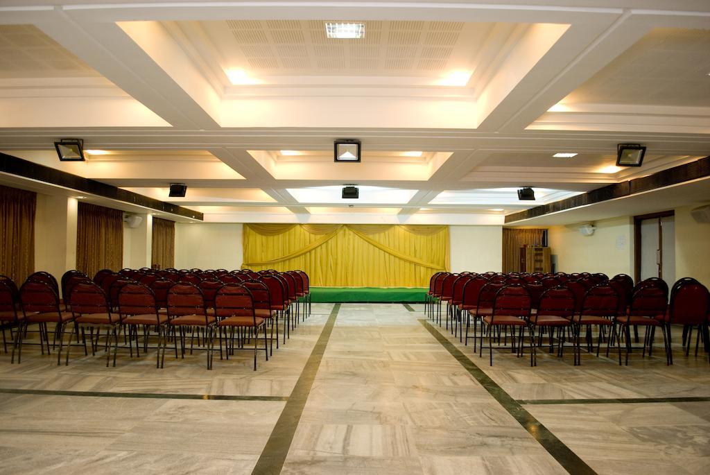 Hotel Rajadhane Madurai Bagian luar foto