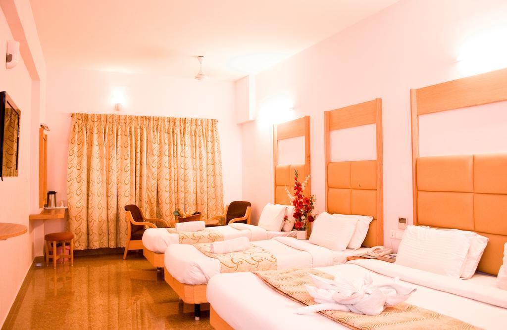 Hotel Rajadhane Madurai Bagian luar foto