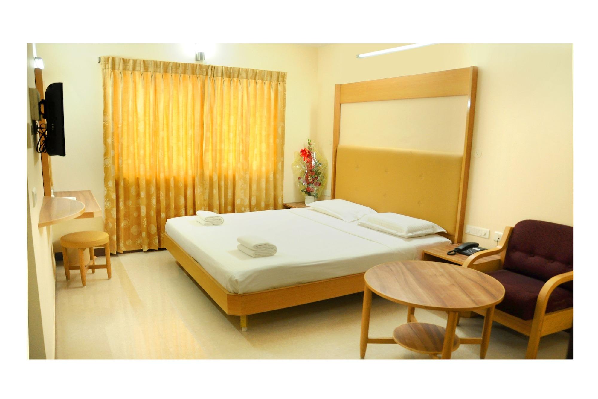 Hotel Rajadhane Madurai Bagian luar foto