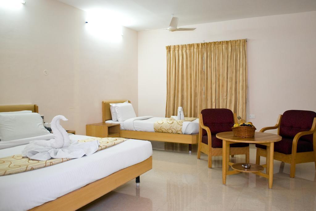 Hotel Rajadhane Madurai Bagian luar foto