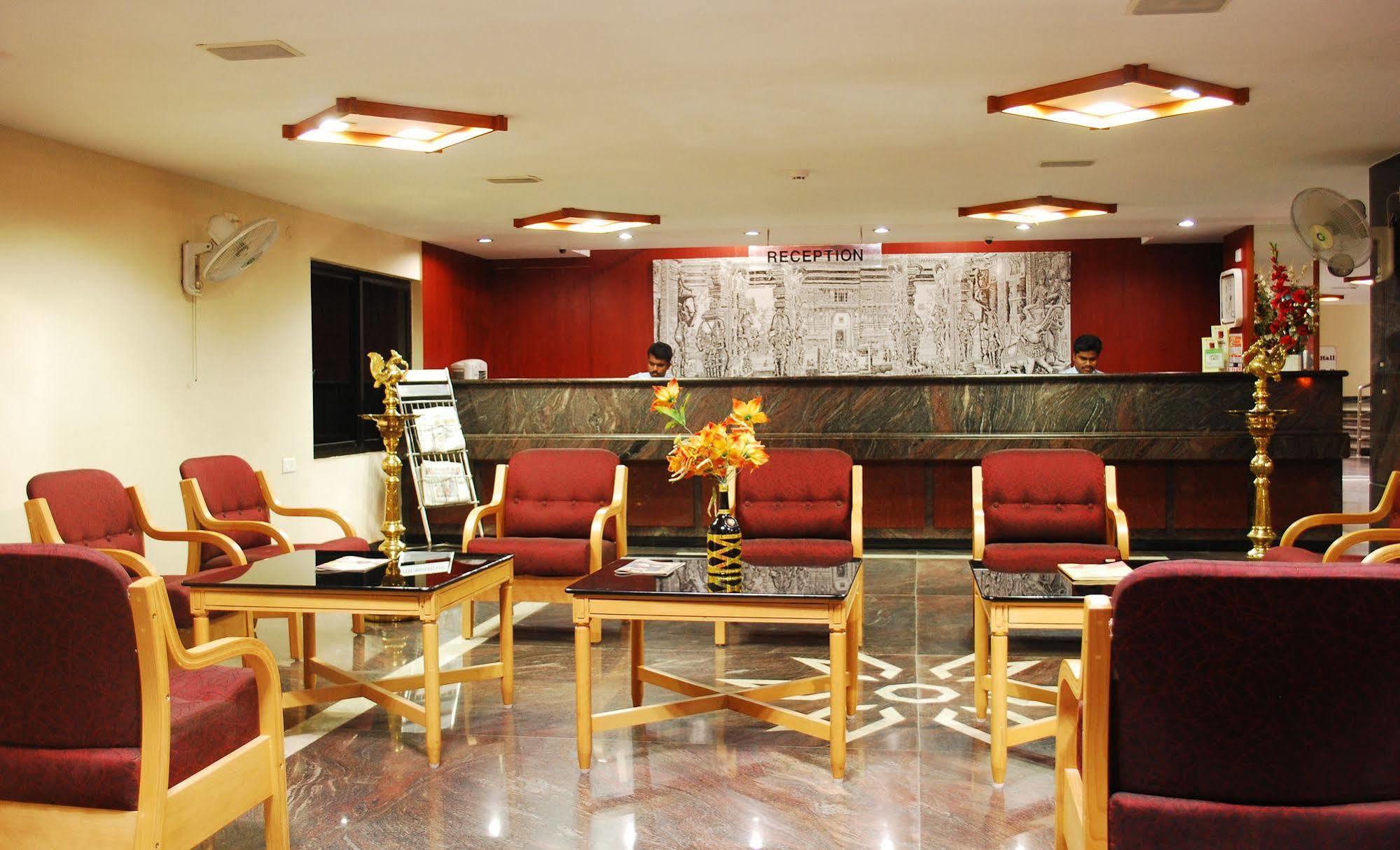 Hotel Rajadhane Madurai Bagian luar foto
