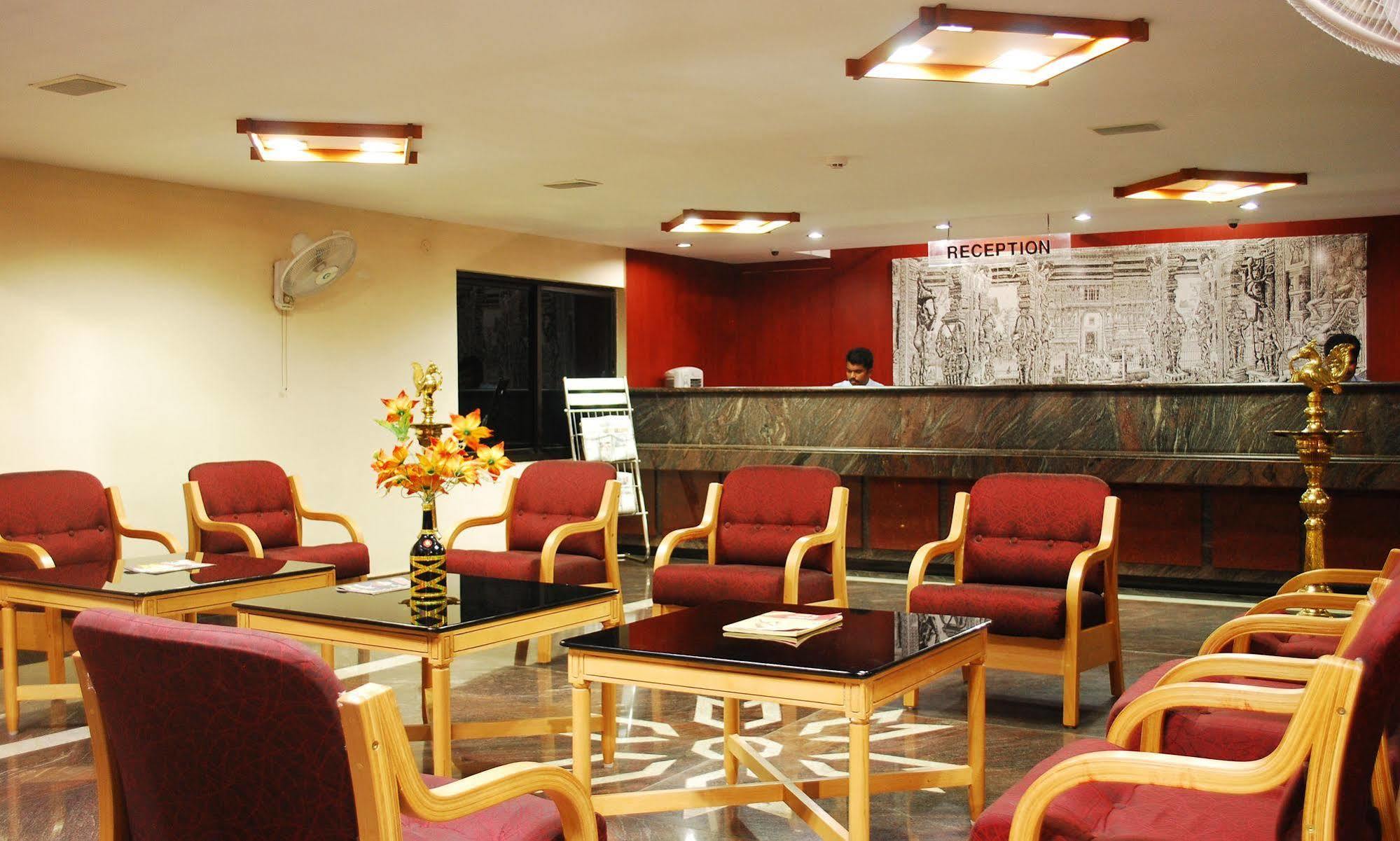 Hotel Rajadhane Madurai Bagian luar foto