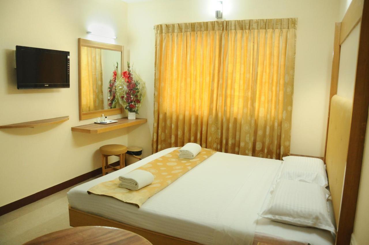 Hotel Rajadhane Madurai Bagian luar foto