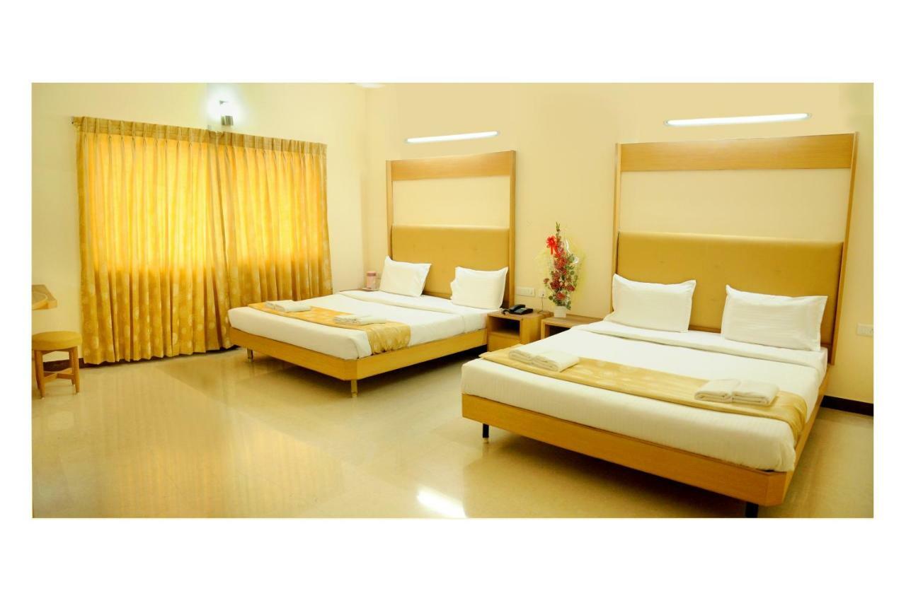 Hotel Rajadhane Madurai Bagian luar foto