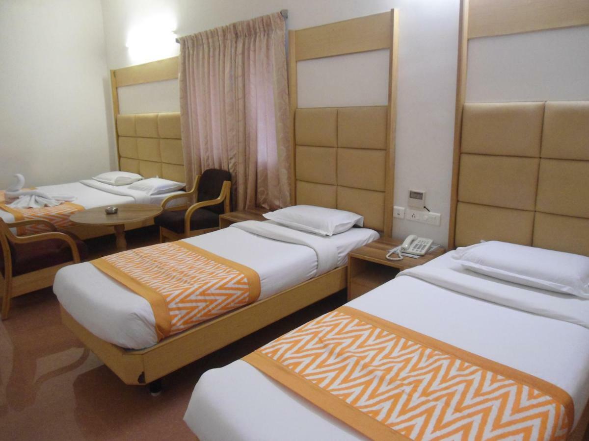 Hotel Rajadhane Madurai Bagian luar foto