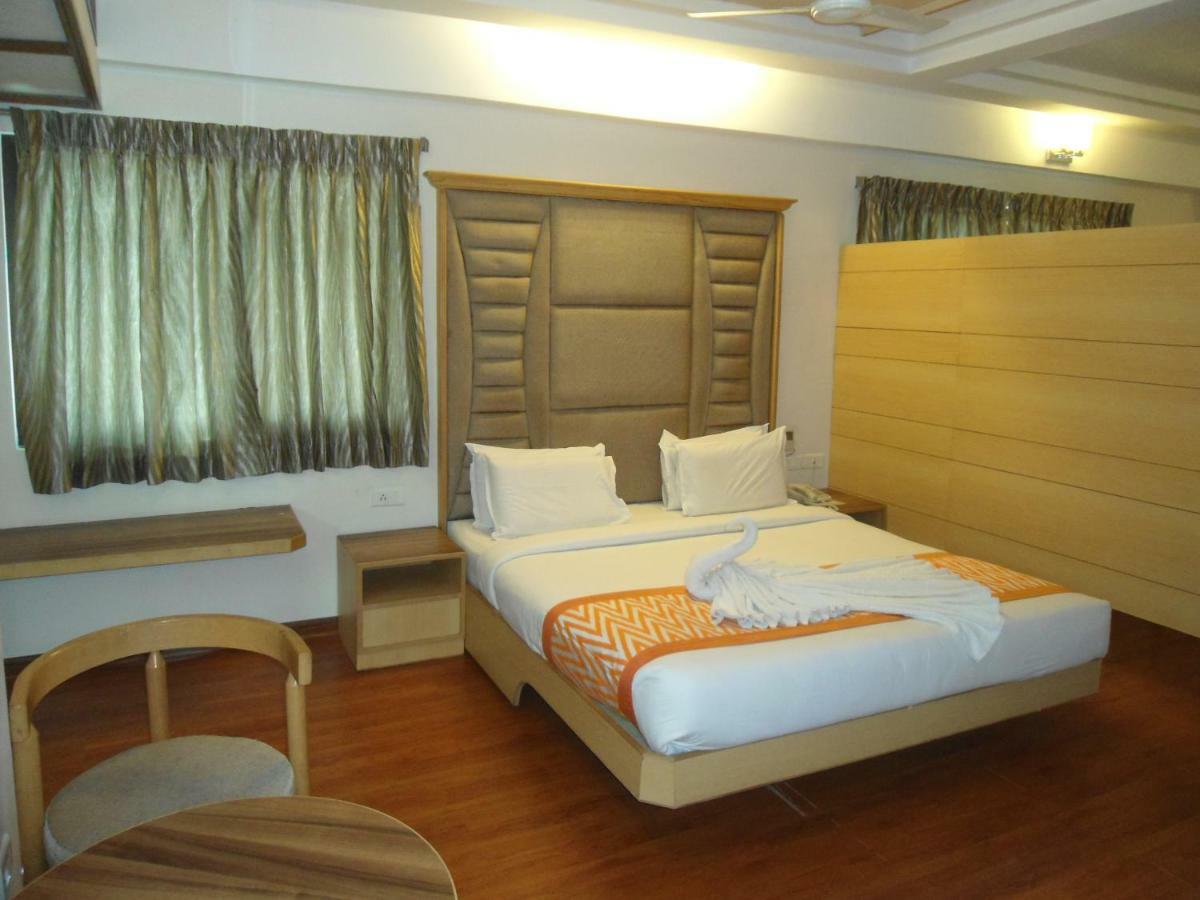 Hotel Rajadhane Madurai Bagian luar foto