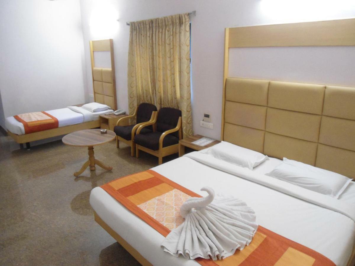 Hotel Rajadhane Madurai Bagian luar foto