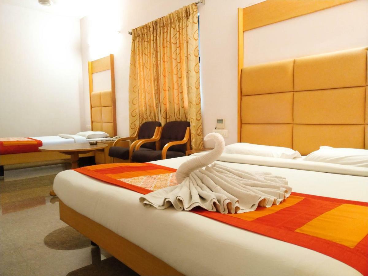 Hotel Rajadhane Madurai Bagian luar foto
