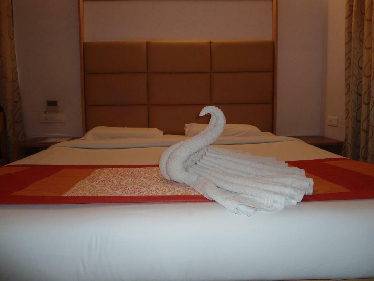Hotel Rajadhane Madurai Bagian luar foto
